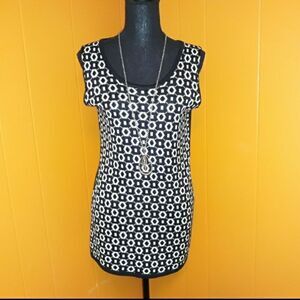 Mak B sleeveless black and white top sz M